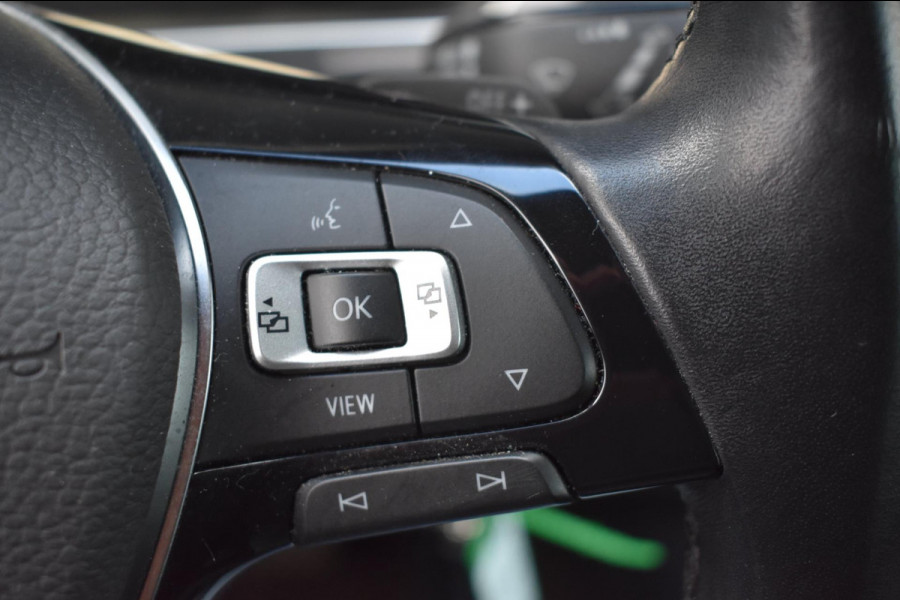 Volkswagen Tiguan 1.5 TSI ACT R-Line | TREKHAAK | NAP | APPLE CARPLAY | ANDROID AUTO | ADAPT. CRUISE CONTROLE | VIRTUAL COCKPIT