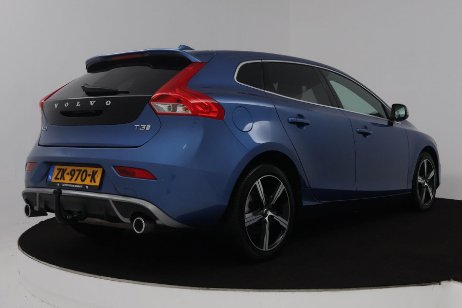 Volvo V40 1.5 T3 Polar+ Sport (TREKHAAK, STOELVERWARMING, ACHTERUITRIJCAMERA, AUTOMAAT, NAVIGATIE, PARKEERSENSOREN)