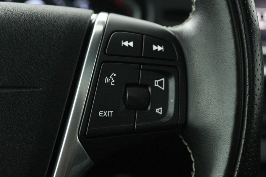 Volvo V40 1.5 T3 Polar+ Sport (TREKHAAK, STOELVERWARMING, ACHTERUITRIJCAMERA, AUTOMAAT, NAVIGATIE, PARKEERSENSOREN)