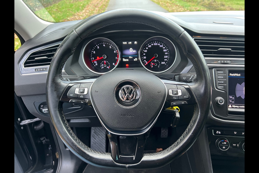 Volkswagen Tiguan 1.4 TSI Comfortline Business | ACC + Trekhaak + Airco Nu € 12.950,-!!!