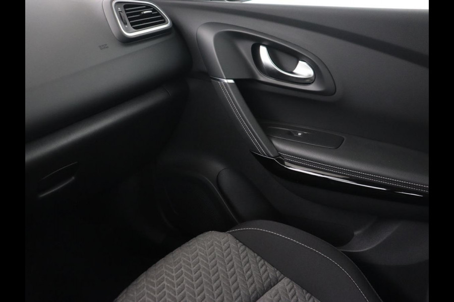 Renault Kadjar 1.3 TCe Limited | 60.872km NAP | Carplay | Navigatie | Climate control | Keyless | Parkeerhulp | Cruise control | DAB | Bluetooth