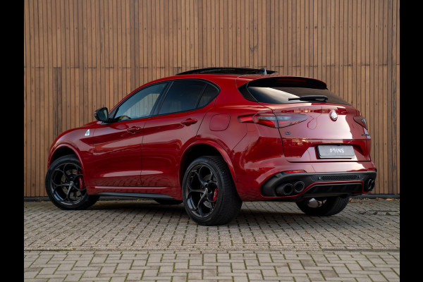 Alfa Romeo Stelvio 2.9 V6 AWD Quadrifoglio | Adapt. cruise | Veel carbon! | Pano-dak | Harman/Kardon | NL-auto