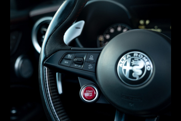 Alfa Romeo Stelvio 2.9 V6 AWD Quadrifoglio | Adapt. cruise | Veel carbon! | Pano-dak | Harman/Kardon | NL-auto