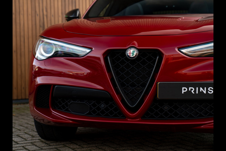 Alfa Romeo Stelvio 2.9 V6 AWD Quadrifoglio | Adapt. cruise | Veel carbon! | Pano-dak | Harman/Kardon | NL-auto
