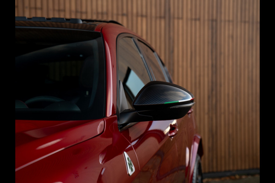 Alfa Romeo Stelvio 2.9 V6 AWD Quadrifoglio | Adapt. cruise | Veel carbon! | Pano-dak | Harman/Kardon | NL-auto