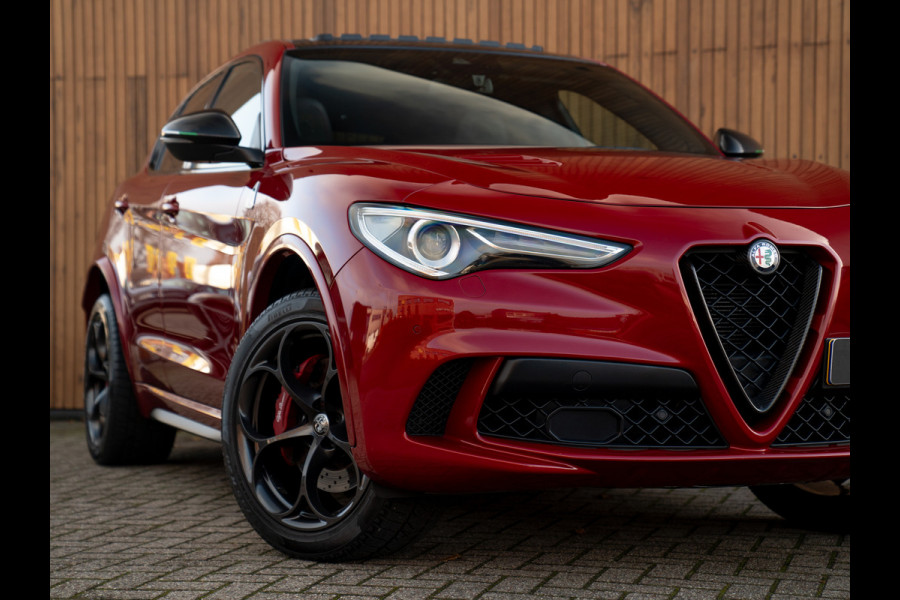 Alfa Romeo Stelvio 2.9 V6 AWD Quadrifoglio | Adapt. cruise | Veel carbon! | Pano-dak | Harman/Kardon | NL-auto