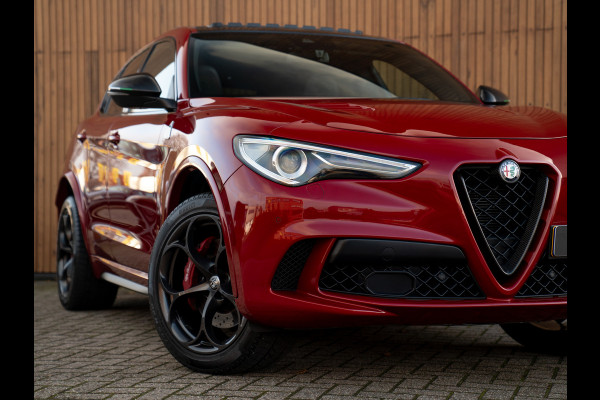 Alfa Romeo Stelvio 2.9 V6 AWD Quadrifoglio | Adapt. cruise | Veel carbon! | Pano-dak | Harman/Kardon | NL-auto