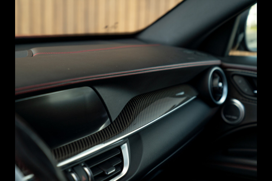 Alfa Romeo Stelvio 2.9 V6 AWD Quadrifoglio | Adapt. cruise | Veel carbon! | Pano-dak | Harman/Kardon | NL-auto