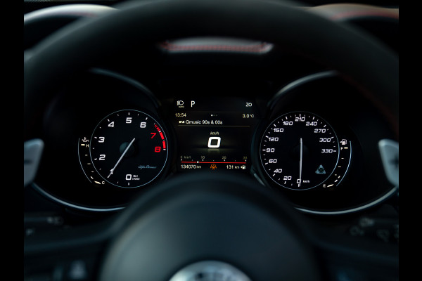 Alfa Romeo Stelvio 2.9 V6 AWD Quadrifoglio | Adapt. cruise | Veel carbon! | Pano-dak | Harman/Kardon | NL-auto