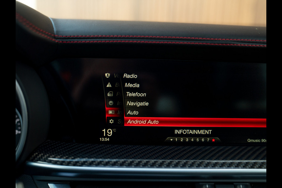 Alfa Romeo Stelvio 2.9 V6 AWD Quadrifoglio | Adapt. cruise | Veel carbon! | Pano-dak | Harman/Kardon | NL-auto
