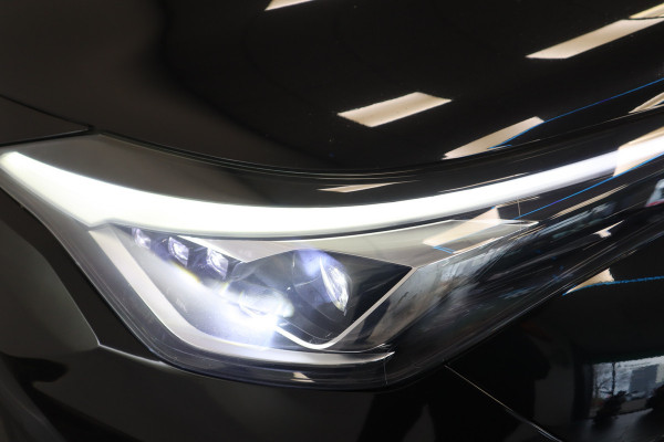 Toyota C-HR 1.8 Hybrid First Edition Navigatie Full-led JBL 18'inch-Lmv