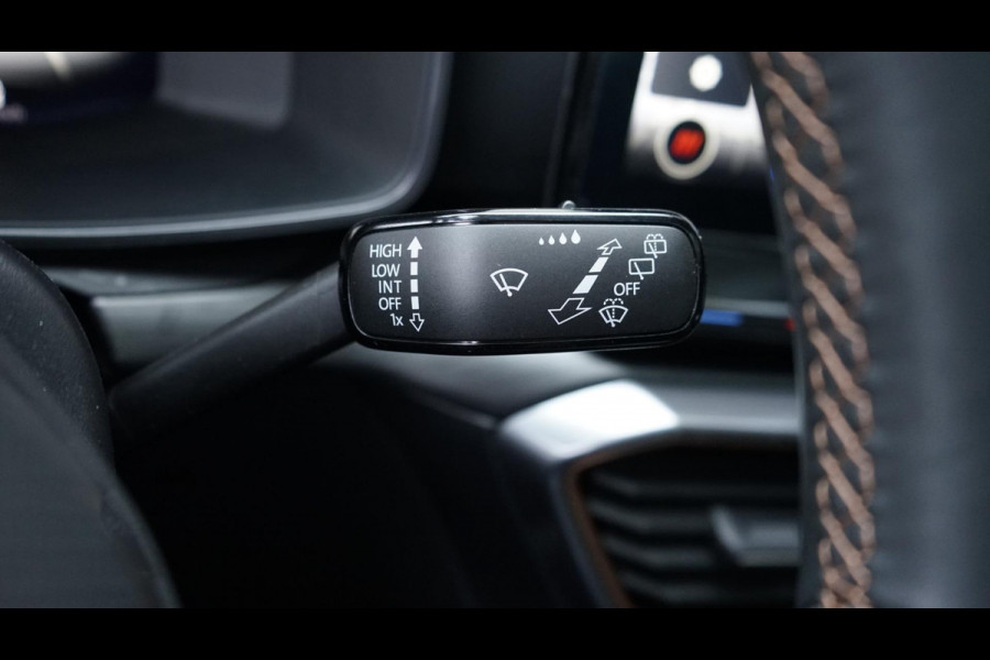 CUPRA Leon 1.5 eTSI VZ AUTOMAAT-AMBIANCE-BEATS-CAMERA-FULL LED-KEYLESS-PANORAMA