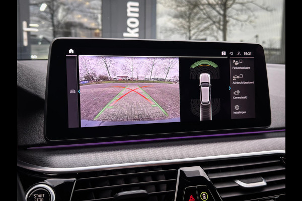 BMW 5 Serie Touring 530e Business Edition Plus M-Sport|Panorama|Shadow|Trekhaak|Stoel/stuurverwarming