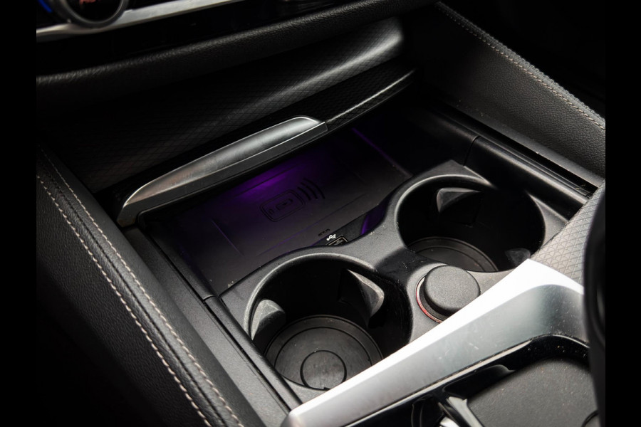 BMW 5 Serie Touring 530e Business Edition Plus M-Sport|Panorama|Shadow|Trekhaak|Stoel/stuurverwarming