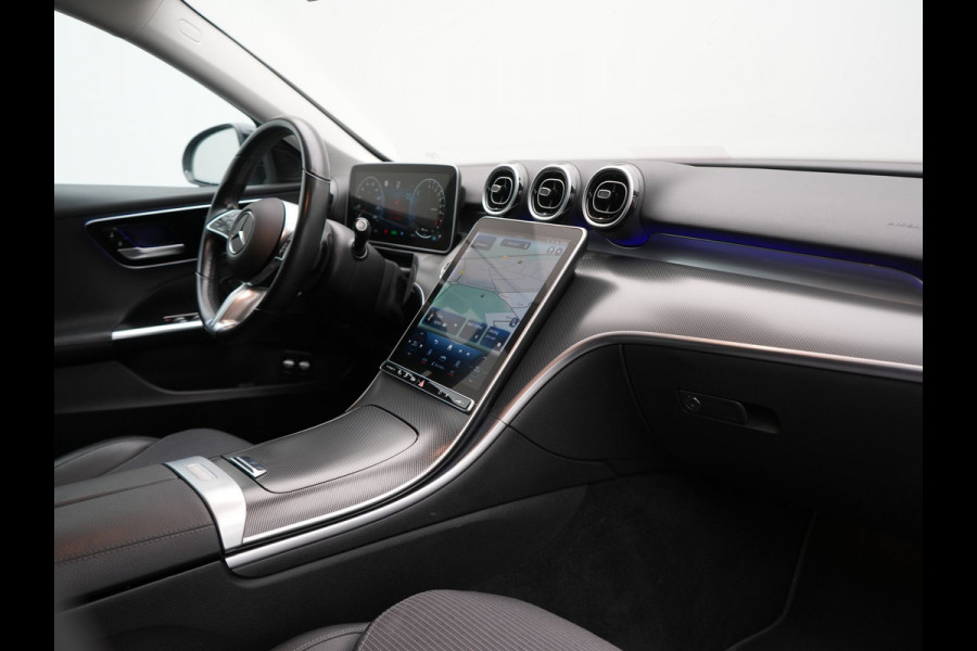 Mercedes-Benz C-Klasse Estate 300 e Avantgarde Plug In Hybrid 313pk Dealer O.H. PHEV | Trekhaak Af Fabriek | Camera | Night Pakket | Sportstoelen Verwarmd | Apple Carplay | Sfeerverlichting | Navigatie | Virtual | DAB |