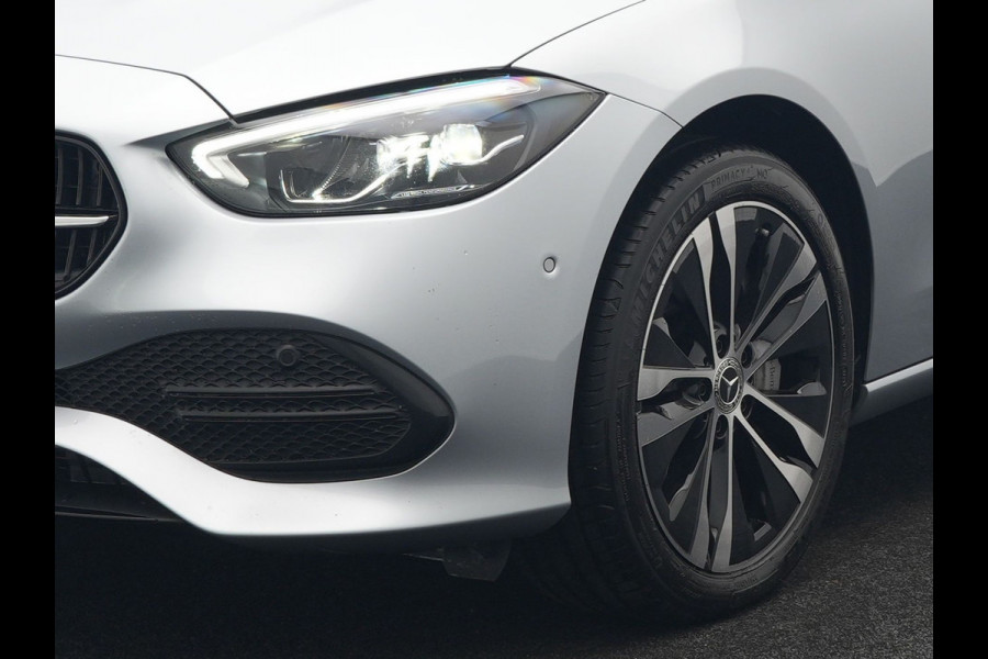 Mercedes-Benz C-Klasse Estate 300 e Avantgarde Plug In Hybrid 313pk Dealer O.H. PHEV | Trekhaak Af Fabriek | Camera | Night Pakket | Sportstoelen Verwarmd | Apple Carplay | Sfeerverlichting | Navigatie | Virtual | DAB |