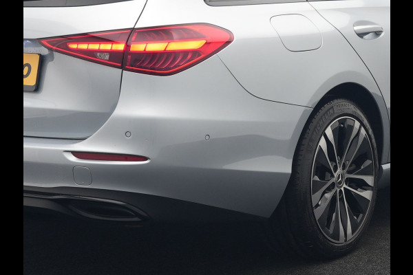 Mercedes-Benz C-Klasse Estate 300 e Avantgarde Plug In Hybrid 313pk Dealer O.H. PHEV | Trekhaak Af Fabriek | Camera | Night Pakket | Sportstoelen Verwarmd | Apple Carplay | Sfeerverlichting | Navigatie | Virtual | DAB |