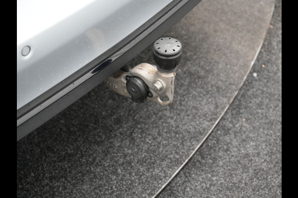 Mercedes-Benz C-Klasse Estate 300 e Avantgarde Plug In Hybrid 313pk Dealer O.H. PHEV | Trekhaak Af Fabriek | Camera | Night Pakket | Sportstoelen Verwarmd | Apple Carplay | Sfeerverlichting | Navigatie | Virtual | DAB |