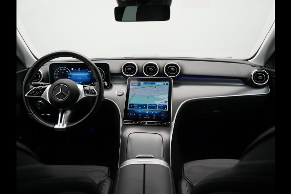 Mercedes-Benz C-Klasse Estate 300 e Avantgarde Plug In Hybrid 313pk Dealer O.H. PHEV | Trekhaak Af Fabriek | Camera | Night Pakket | Sportstoelen Verwarmd | Apple Carplay | Sfeerverlichting | Navigatie | Virtual | DAB |