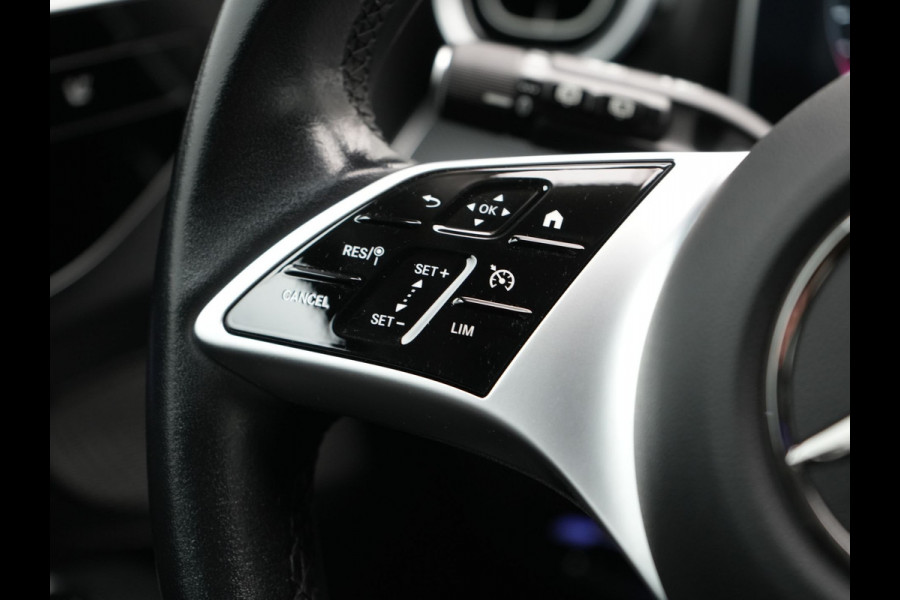 Mercedes-Benz C-Klasse Estate 300 e Avantgarde Plug In Hybrid 313pk Dealer O.H. PHEV | Trekhaak Af Fabriek | Camera | Night Pakket | Sportstoelen Verwarmd | Apple Carplay | Sfeerverlichting | Navigatie | Virtual | DAB |