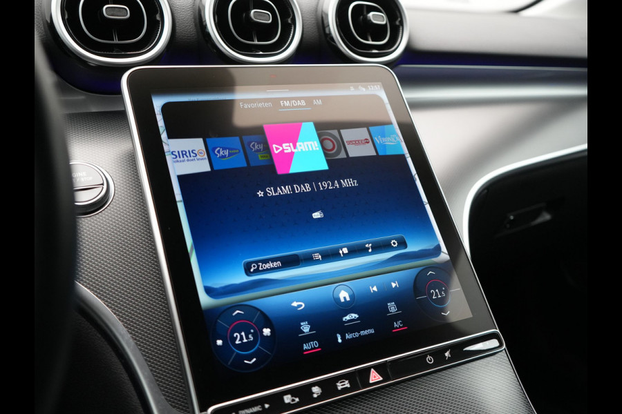 Mercedes-Benz C-Klasse Estate 300 e Avantgarde Plug In Hybrid 313pk Dealer O.H. PHEV | Trekhaak Af Fabriek | Camera | Night Pakket | Sportstoelen Verwarmd | Apple Carplay | Sfeerverlichting | Navigatie | Virtual | DAB |