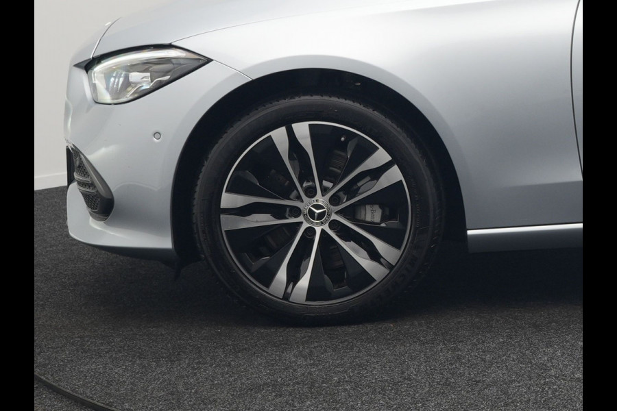 Mercedes-Benz C-Klasse Estate 300 e Avantgarde Plug In Hybrid 313pk Dealer O.H. PHEV | Trekhaak Af Fabriek | Camera | Night Pakket | Sportstoelen Verwarmd | Apple Carplay | Sfeerverlichting | Navigatie | Virtual | DAB |