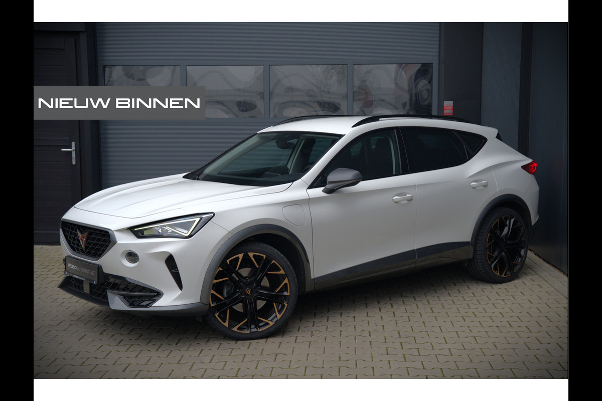 CUPRA Formentor 1.4 e-Hybrid Business | Stuurverwarming | Keyless | Adaptive Cruise Control | Navigatie | Parkeersensoren | Ambiance Verlichting | DAB | Climate Control