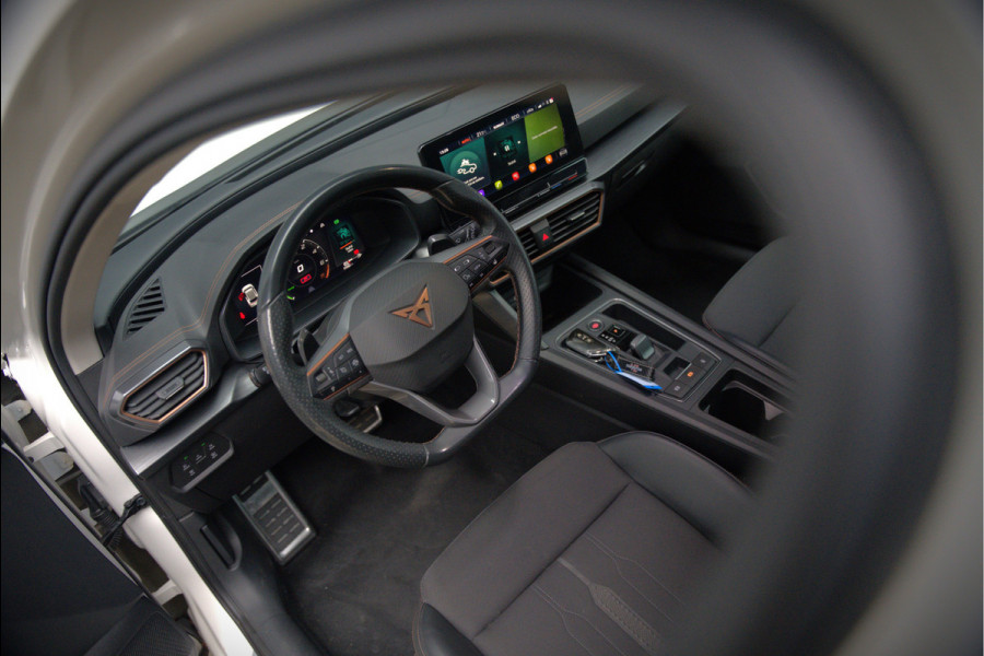 CUPRA Formentor 1.4 e-Hybrid Business | Stuurverwarming | Keyless | Adaptive Cruise Control | Navigatie | Parkeersensoren | Ambiance Verlichting | DAB | Climate Control