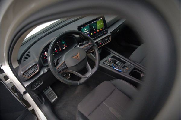 CUPRA Formentor 1.4 e-Hybrid Business | Stuurverwarming | Keyless | Adaptive Cruise Control | Navigatie | Parkeersensoren | Ambiance Verlichting | DAB | Climate Control