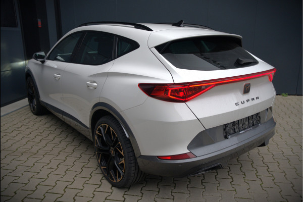CUPRA Formentor 1.4 e-Hybrid Business | Stuurverwarming | Keyless | Adaptive Cruise Control | Navigatie | Parkeersensoren | Ambiance Verlichting | DAB | Climate Control