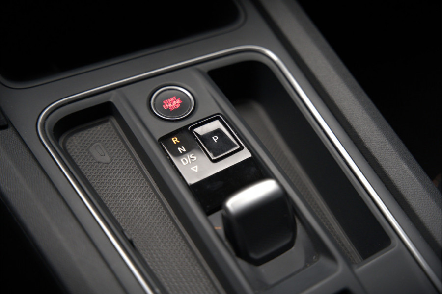 CUPRA Formentor 1.4 e-Hybrid Business | Stuurverwarming | Keyless | Adaptive Cruise Control | Navigatie | Parkeersensoren | Ambiance Verlichting | DAB | Climate Control