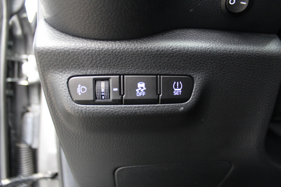 Kia Picanto 1.0-67pk DPi DynamicLine. Kwalitatief erg goed wagen voor jaren zorgeloos rijplezier! Airco, metallic lak, camera, cruise control, elektr. ramen v+a, Android auto/Apple carplay, DAB radio, USB aansl., LM wielen etc