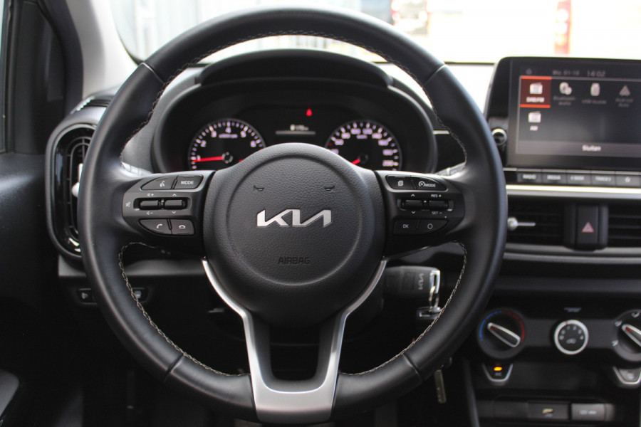 Kia Picanto 1.0-67pk DPi DynamicLine. Kwalitatief erg goed wagen voor jaren zorgeloos rijplezier! Airco, metallic lak, camera, cruise control, elektr. ramen v+a, Android auto/Apple carplay, DAB radio, USB aansl., LM wielen etc
