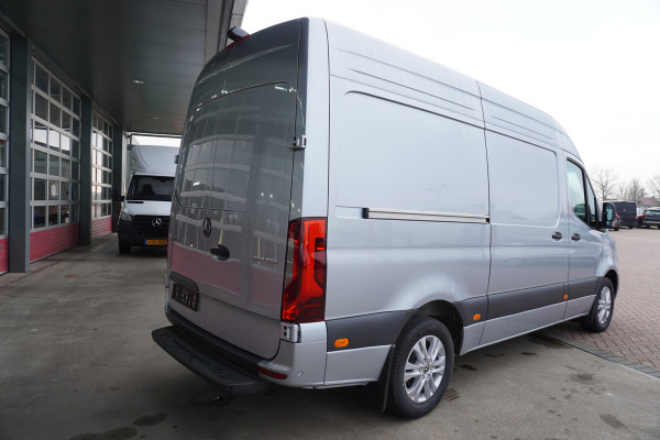 Mercedes-Benz Sprinter 319 CDI 191PK L2H2 Select Automaat nr. V113 | Airco | Cruise | Camera | LED