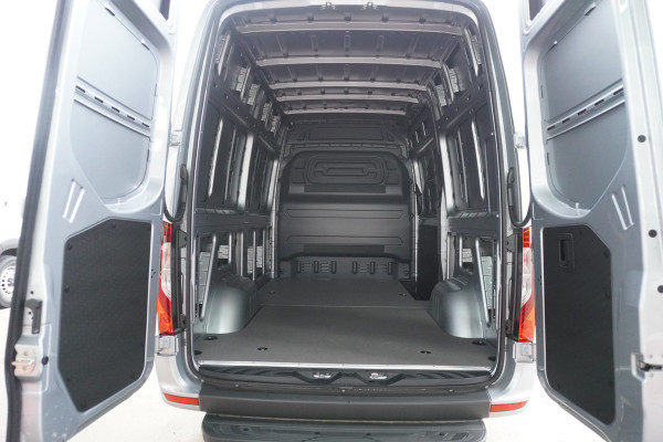 Mercedes-Benz Sprinter 319 CDI 191PK L2H2 Select Automaat nr. V113 | Airco | Cruise | Camera | LED