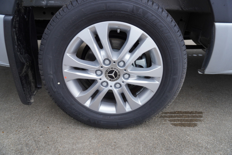 Mercedes-Benz Sprinter 319 CDI 191PK L2H2 Select Automaat nr. V113 | Airco | Cruise | Camera | LED