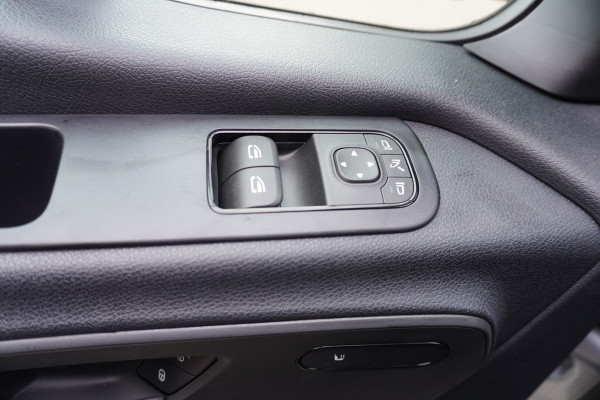 Mercedes-Benz Sprinter 319 CDI 191PK L2H2 Select Automaat nr. V113 | Airco | Cruise | Camera | LED