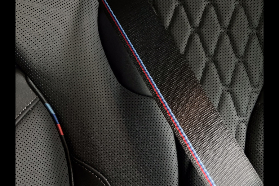 BMW X5 50e M-Pro Performance | M-Seats | M-Uitlaat | 360 Camera | ACC | Carbon | Indiv. Leder | Head-Up | Harman-Kardon | Keyless-Entry | 22'' | Trekhaak | Stoelventilatie | Iconic-Glow | M-Gordels | Zonwering | Stoelverwarming V+A | Rij-Assistent Pro |  Memory | Glaspook | Beker-Clima | Carplay | Draadloos Laden |