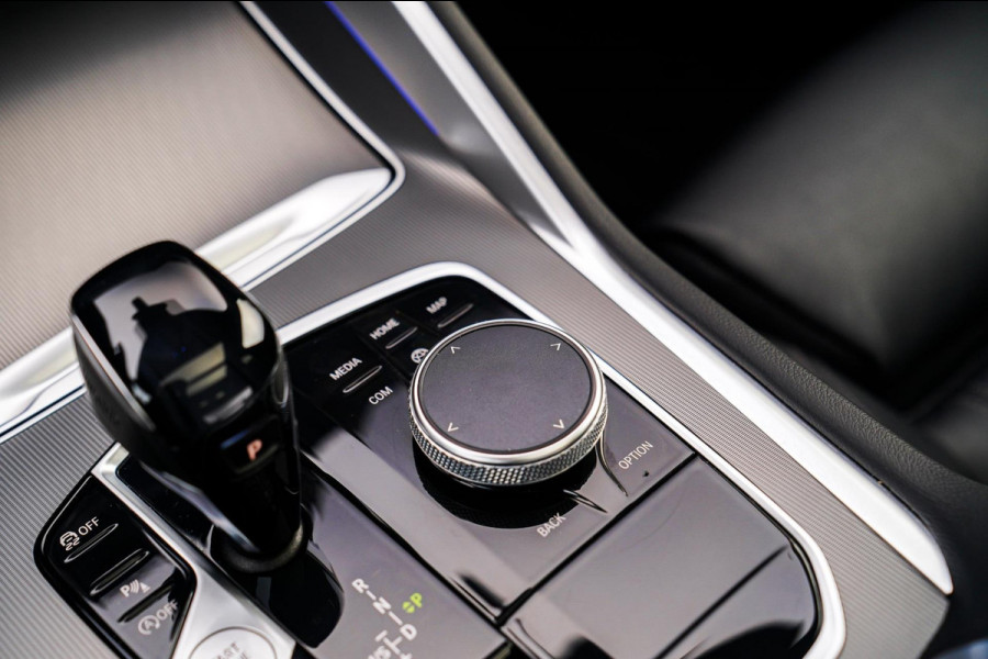 BMW X6 XDrive40i High Executive | M-performance | Driving Assisted Professional | Elektrische trekhaak | Panorama | Nappa leder