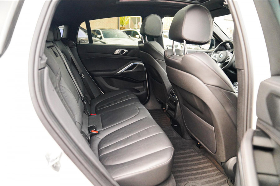 BMW X6 XDrive40i High Executive | M-performance | Driving Assisted Professional | Elektrische trekhaak | Panorama | Nappa leder