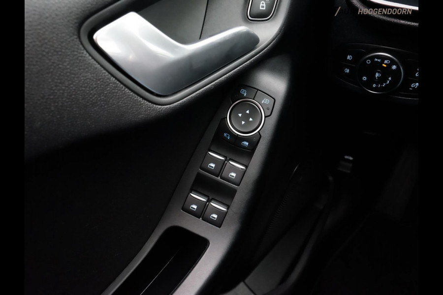 Ford Fiesta 1.1 Trend Sportive (APPLE CARPLAY,LED VERLICHTING,PARKEERSENSOREN,CLIMATE,CRUISE,SPORTSTOELEN,NIEUWE APK,TOPCONDITIE)