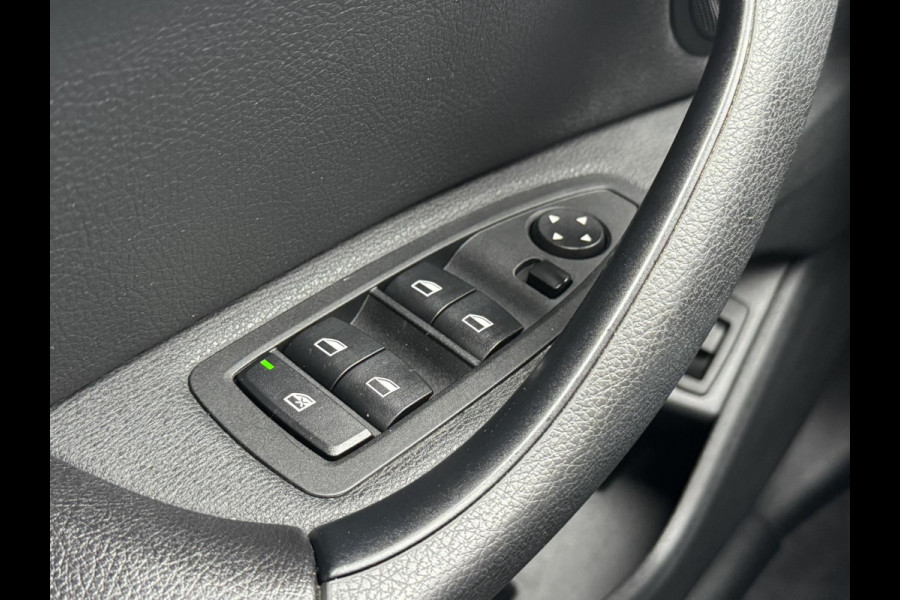 BMW X1 SDrive18i High Executive M-sport Panorama Led Keyless Leder+verwarming Cruise