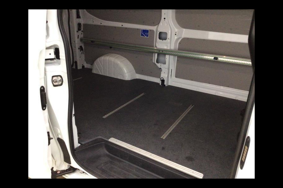 Ford Transit Custom 320 2.0 TDCI L2H1 Trend 136pk | Adaptieve Cruise | SYNC 4 Navigatie | Stoelverwarming | LED Koplampen | Verlengde fabrieksgarantie tot 10-2028