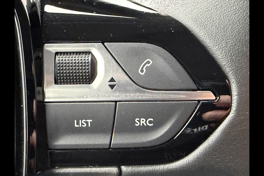Peugeot 208 100pk Allure Pack (Camera - LED - Automatische Airco - Parkeersensoren V+A - Apple Carplay - Navigatie)