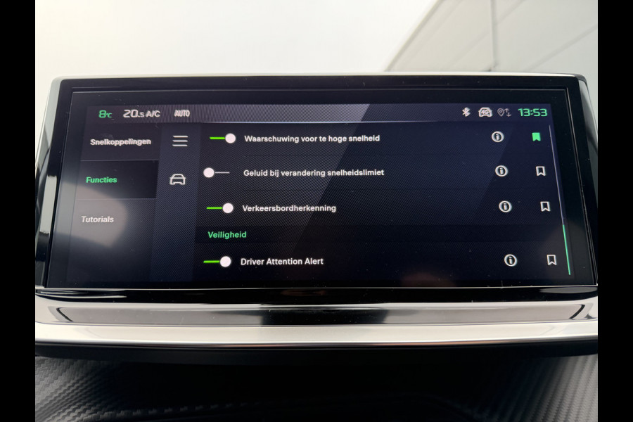 Peugeot 208 100pk Allure Pack (Camera - LED - Automatische Airco - Parkeersensoren V+A - Apple Carplay - Navigatie)
