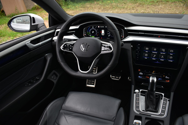 Volkswagen Arteon Shooting Brake eHYBRID 218PK DSG ELEGANCE BUSINESS+ LEDER/VIRTUAL/PANORAMADAK