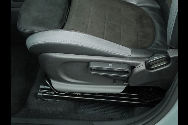 MINI Countryman 2.0 John Cooper Works ALL4 White Silver Edition Automaat - Airco - Apple Carplay/Android Auto - Cruise Control -KeyLess Entry - Panorama Dak - Lederen Bekleding - Voorstoelen Verwarmd - 12 Maanden BOVAG Garantie