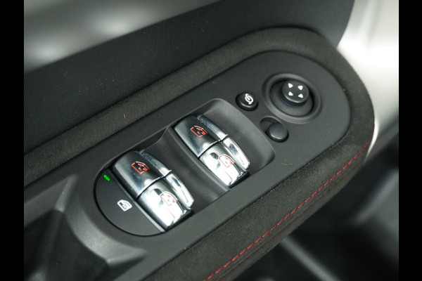 MINI Countryman 2.0 John Cooper Works ALL4 White Silver Edition Automaat - Airco - Apple Carplay/Android Auto - Cruise Control -KeyLess Entry - Panorama Dak - Lederen Bekleding - Voorstoelen Verwarmd - 12 Maanden BOVAG Garantie