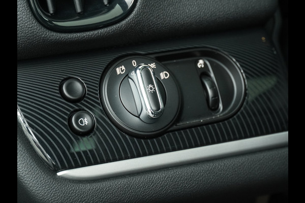 MINI Countryman 2.0 John Cooper Works ALL4 White Silver Edition Automaat - Airco - Apple Carplay/Android Auto - Cruise Control -KeyLess Entry - Panorama Dak - Lederen Bekleding - Voorstoelen Verwarmd - 12 Maanden BOVAG Garantie