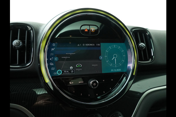 MINI Countryman 2.0 John Cooper Works ALL4 White Silver Edition Automaat - Airco - Apple Carplay/Android Auto - Cruise Control -KeyLess Entry - Panorama Dak - Lederen Bekleding - Voorstoelen Verwarmd - 12 Maanden BOVAG Garantie